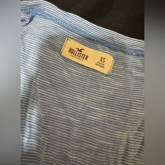 HOLLISTER BLUE AND WHITE STRIPED T SHIRT - Picture 3 of 3